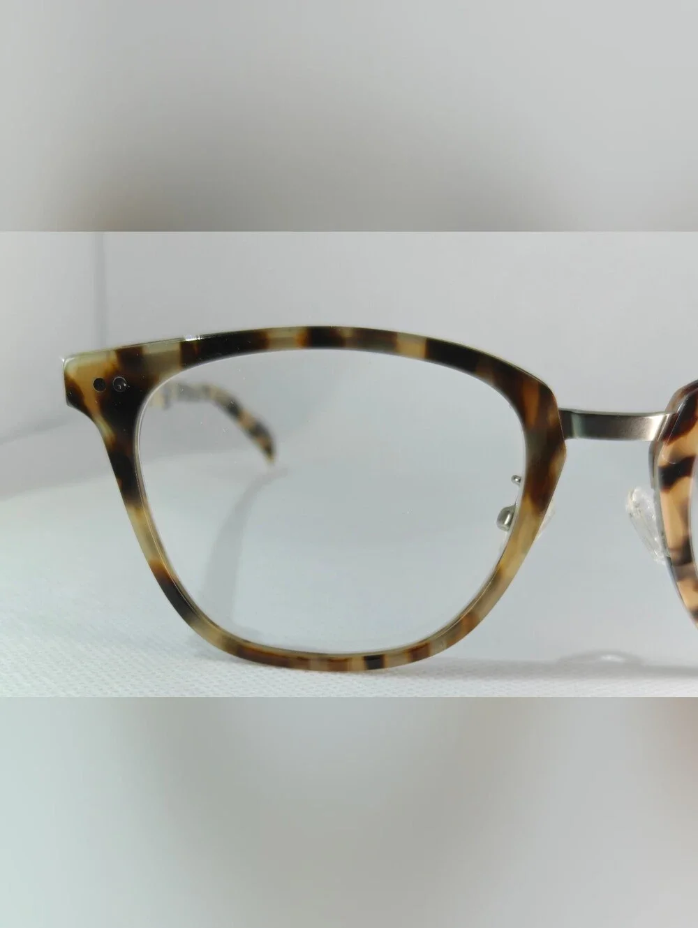Tortoiseshell Women's Eyewear Classic Clubmaster Style.